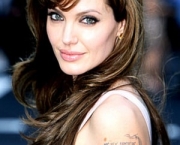 Maiores Polêmicas de Angelina Jolie (3)
