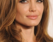Maiores Polêmicas de Angelina Jolie (16)