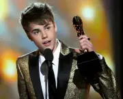 LAS VEGAS, NV - MAY 22: Singer Justin Bieber accepts the Digital Artist of the Year award onstage during the 2011 Billboard Music Awards at the MGM Grand Garden Arena May 22, 2011 in Las Vegas, Nevada.   Ethan Miller/Getty Images for ABC/AFP