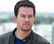MARK WAHLBERG leads the cast as Chris Farraday in ?Contraband?, a white-knuckle action-thriller about a man trying to stay out of a world he worked hard to leave behind and the family he?ll do anything to protect.