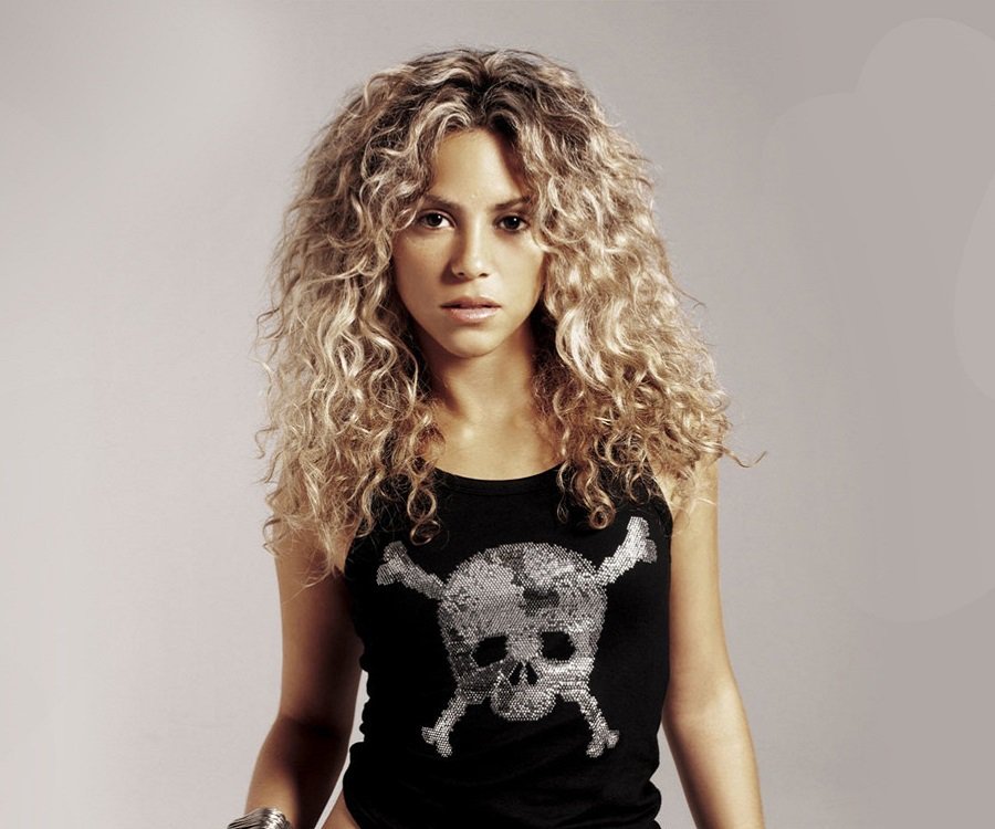 Shakira-She-Wolf-7.jpg