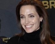 Angelina Jolie Está com Câncer (15)