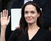 Angelina Jolie Magra e Doente (7)