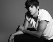 Ashton Kutcher (1)