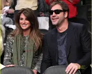 Actors Penelope Cruz and Javier Bardem attend a game between the Miami Heat and the Los Angeles Lakers at Staples Center on December 25, 2010 in Los Angeles, California.