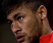 neymar-terminou-2014-de-barba-loira-agora-no-barcelona-ele-aparece-com-uma-barba-um-pouco-menor-1421762305448_956x500