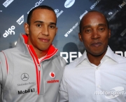 18.03.2007 Melbourne, Australia, 
Lewis Hamilton (GBR), McLaren Mercedes and Anthony Hamilton (GBR), Father of Lewis Hamilton (GBR) - Formula 1 World Championship, Rd 1, Australian Grand Prix, Sunday - www.xpb.cc, EMail: info@xpb.cc - copy of publication required for printed pictures. Every used picture is fee-liable. © Copyright: Mathis / xpb.cc
