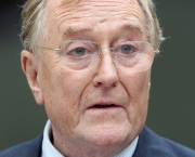 Robert Hardy (15)