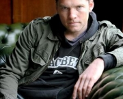 Passport to success... Sam Worthington.